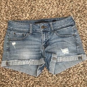 Sneak Peek Black Label Distressed Denim Shorts Size 5 (M)